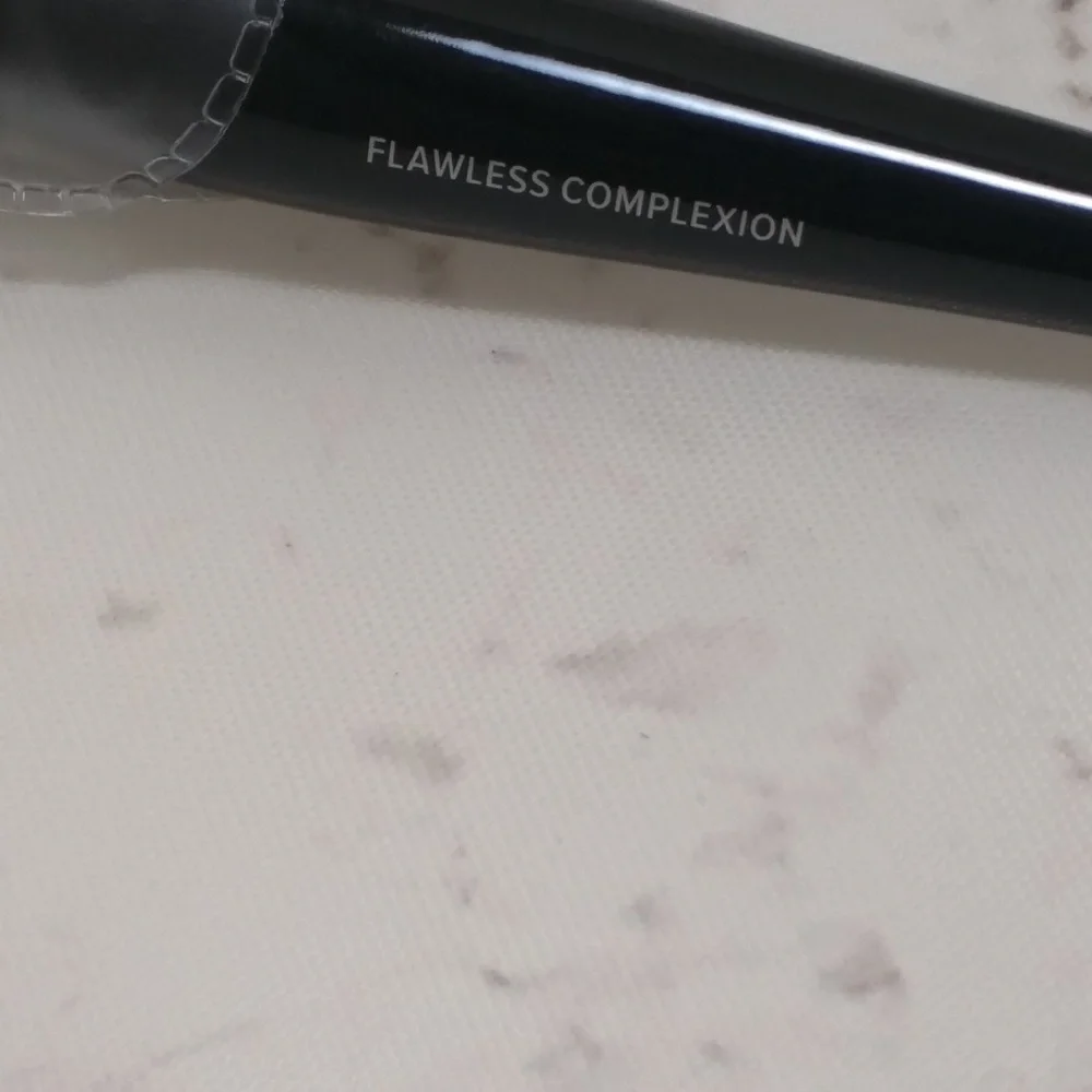 It Cosmetics for Ulta Flawless Complexion Brush